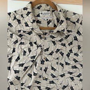 Men’s big and tall xxl Columbia fish shirt. Casual button down short sleeve